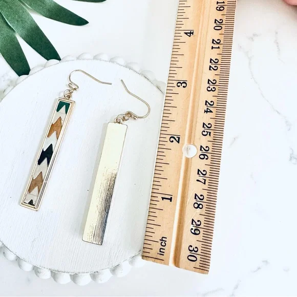 2/$30🌵 Green Gold White Black Chevron Earrings Bar Dangle Long Bohemian NEW - Picture 4 of 5